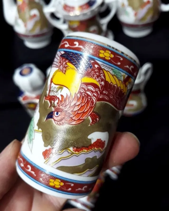 نمکدان عقابی یا سیمرغی