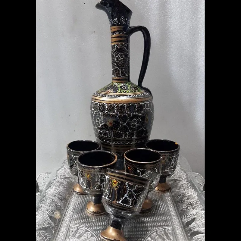 تنگ و 5پیک سفالی قدیمی