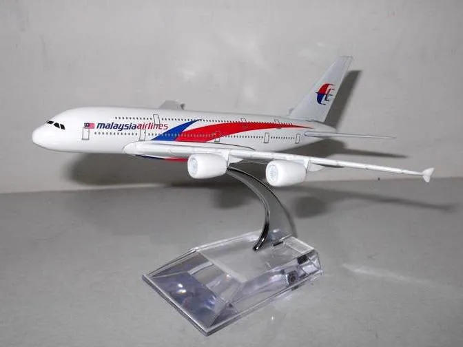 ماکت هواپیما ایرباس 380 مالزی کد 3762
