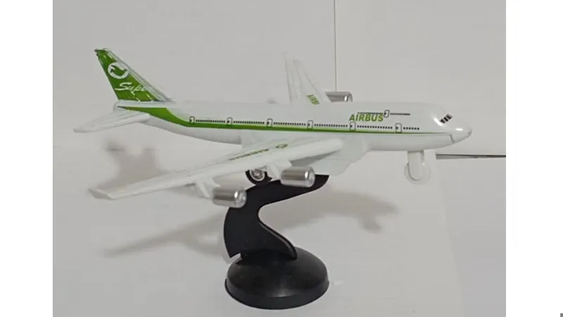 ماکت هواپیما بویینگ 400-747سبز کد 3836/1