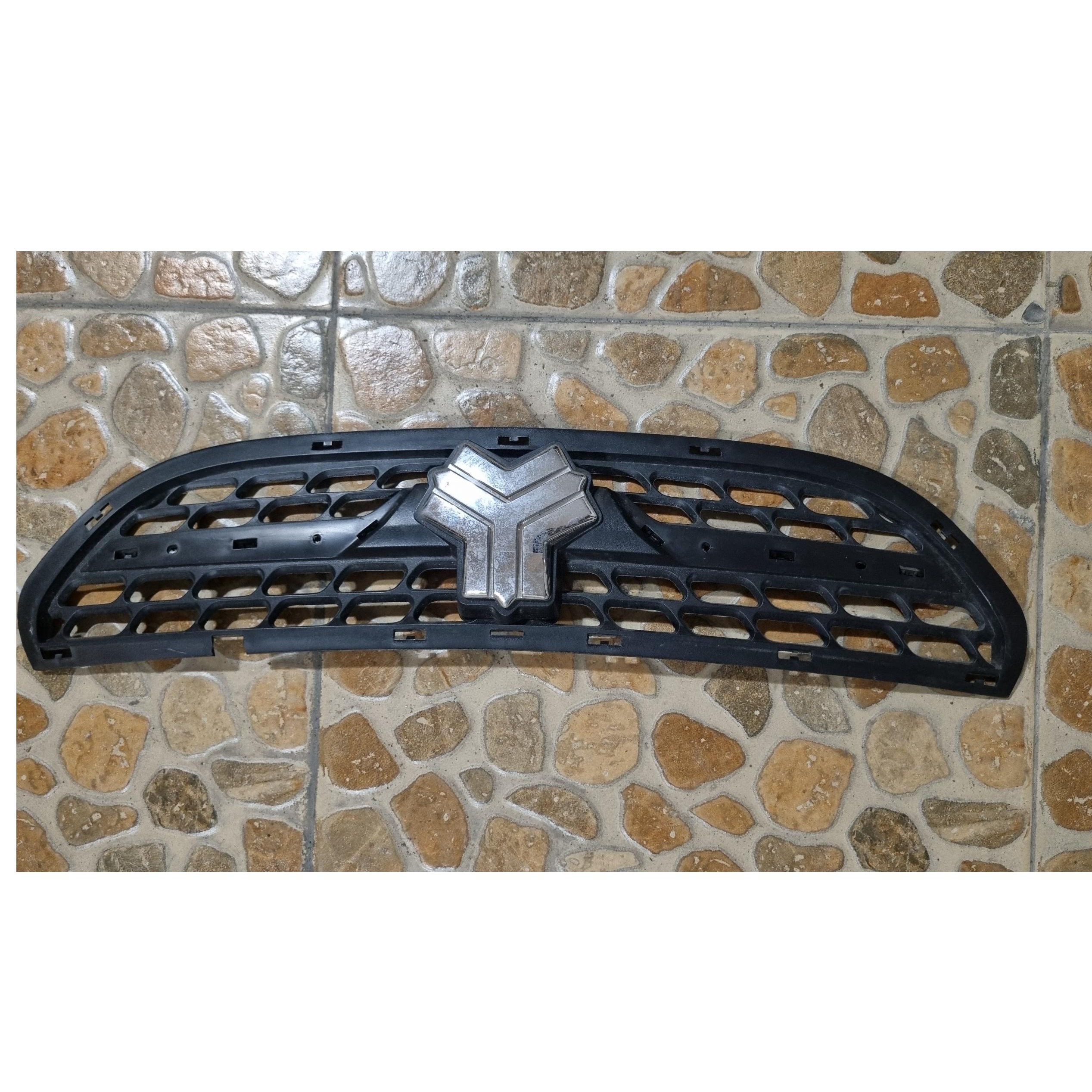 جلو پنجره کوییک R