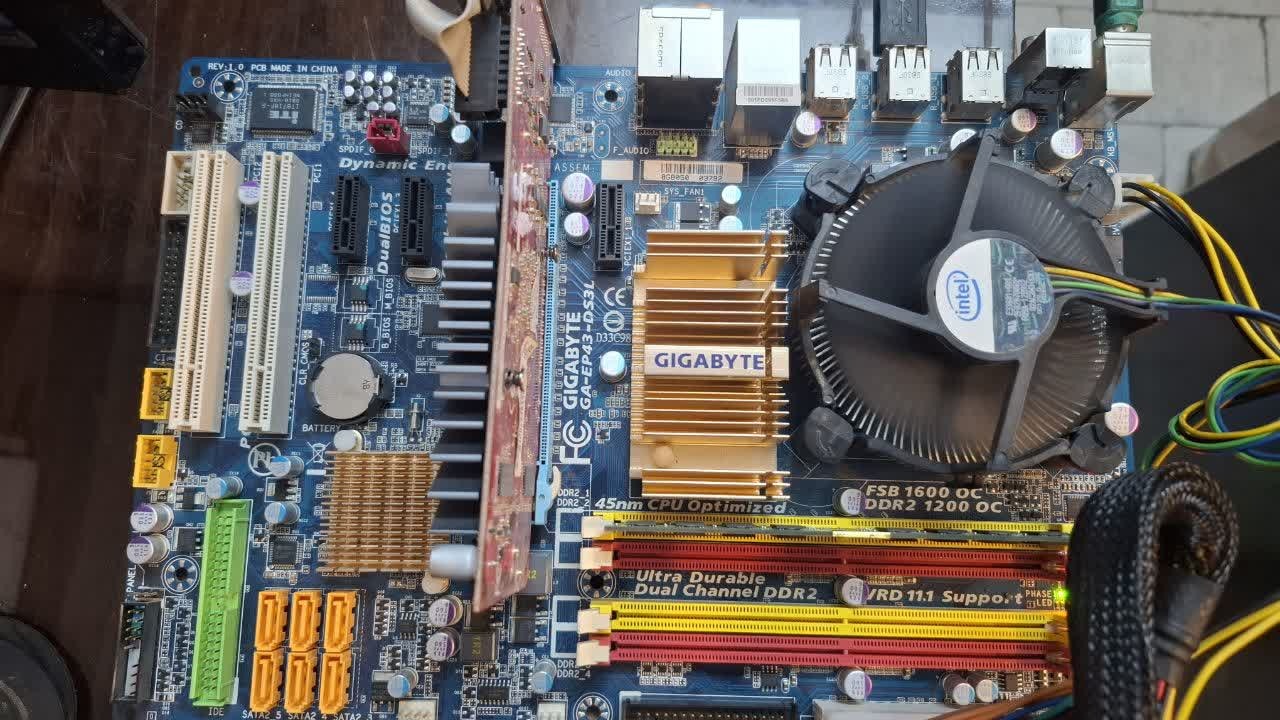 باندل مادربردگیگا EP432G DDR2CPU