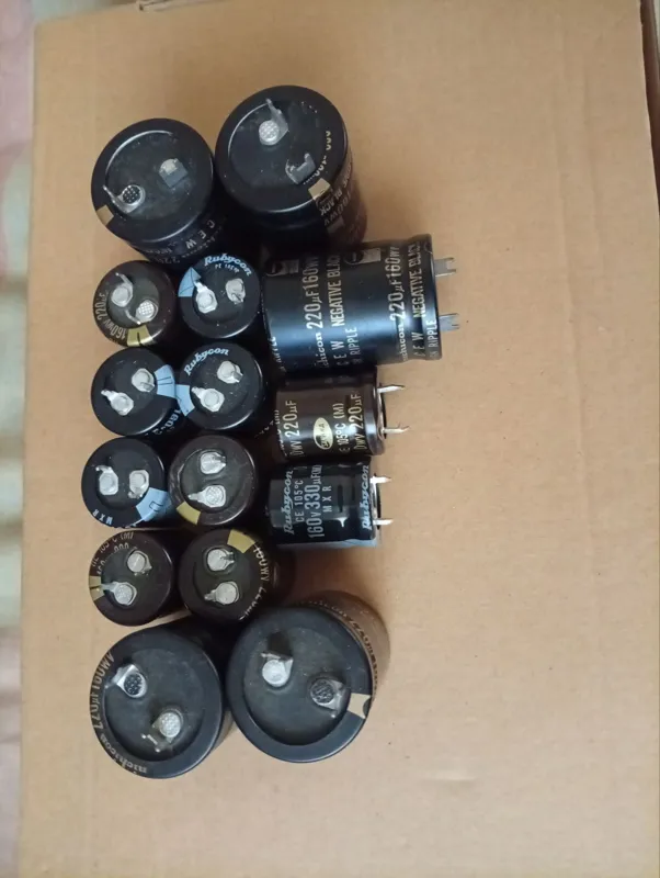 15عدد خازنهای الکترولیت (160V( 220uf, 330uf