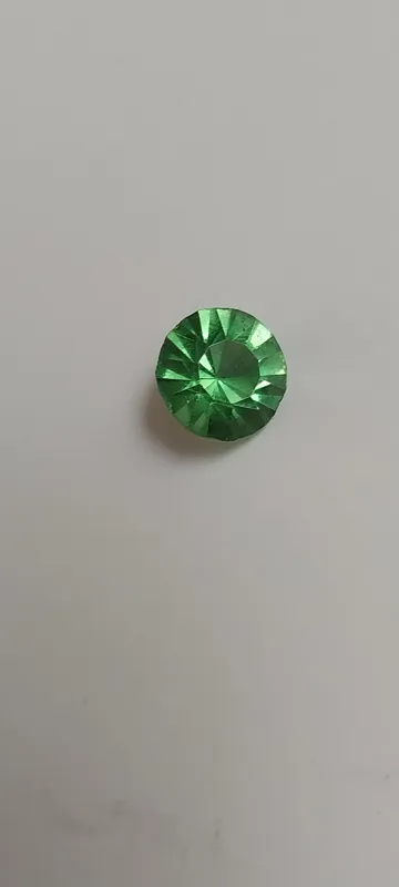 نگین زیرکن سبز شفاف کم نظیر