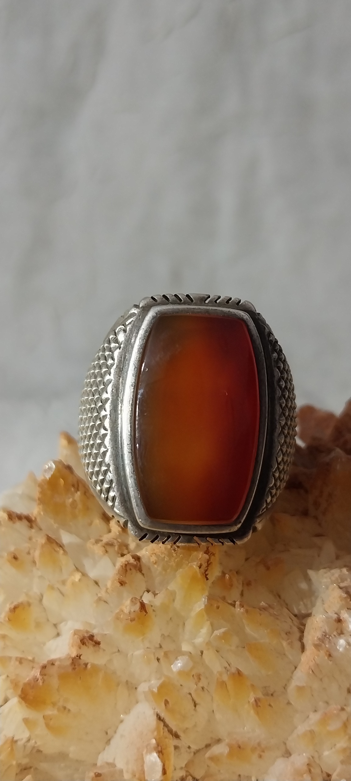 انگشتر نقره دستساز نگین عقیق