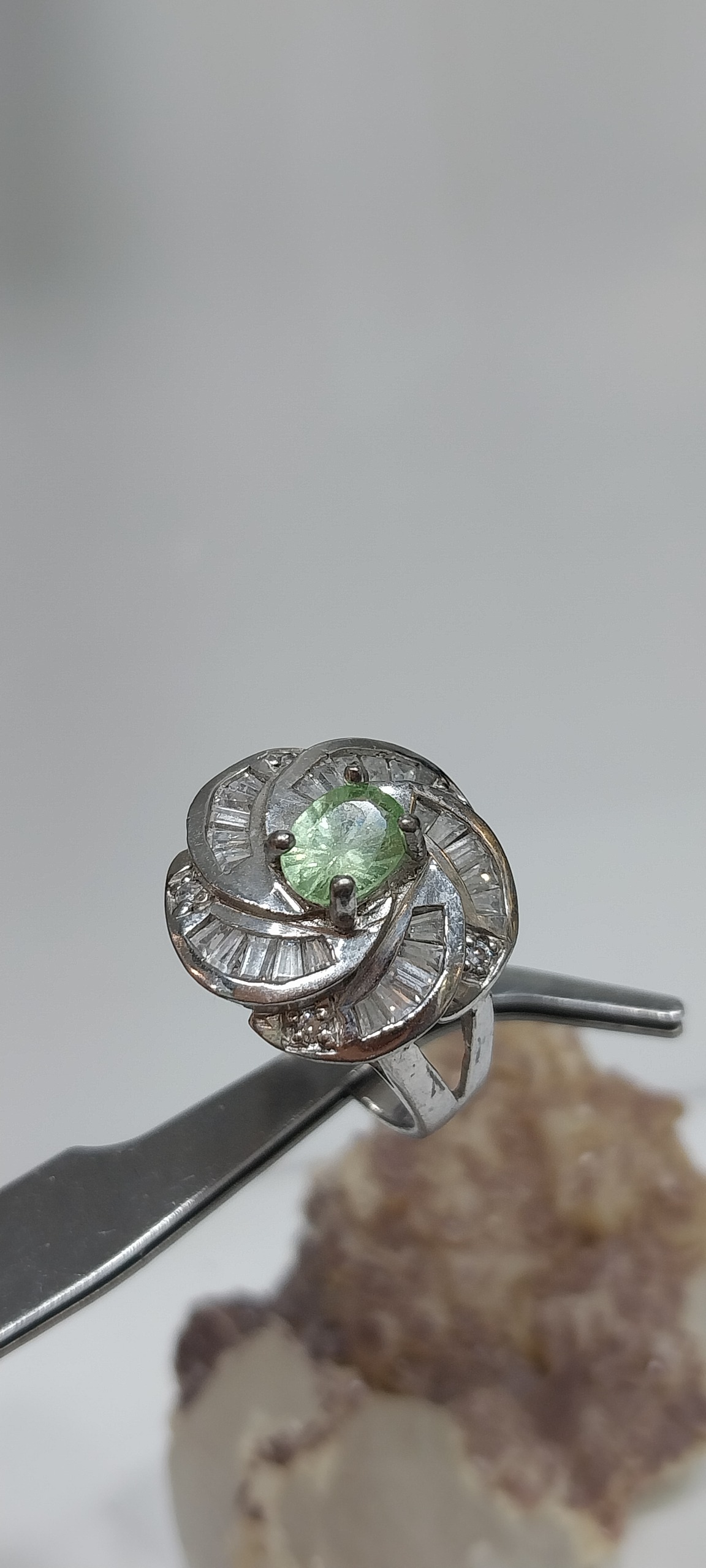 انگشتر نقره 925 با فاکتور گل چرخشی آبکاری رادیوم