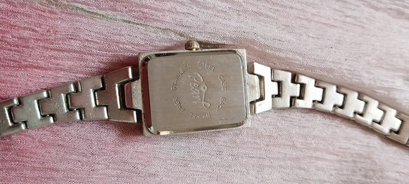 ساعت زیبای پراعل خاص