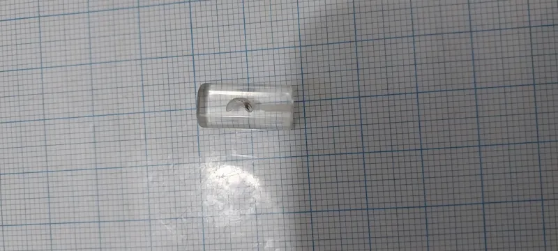 نگین تورمالین سفید حکاکی شده سنتاتیک