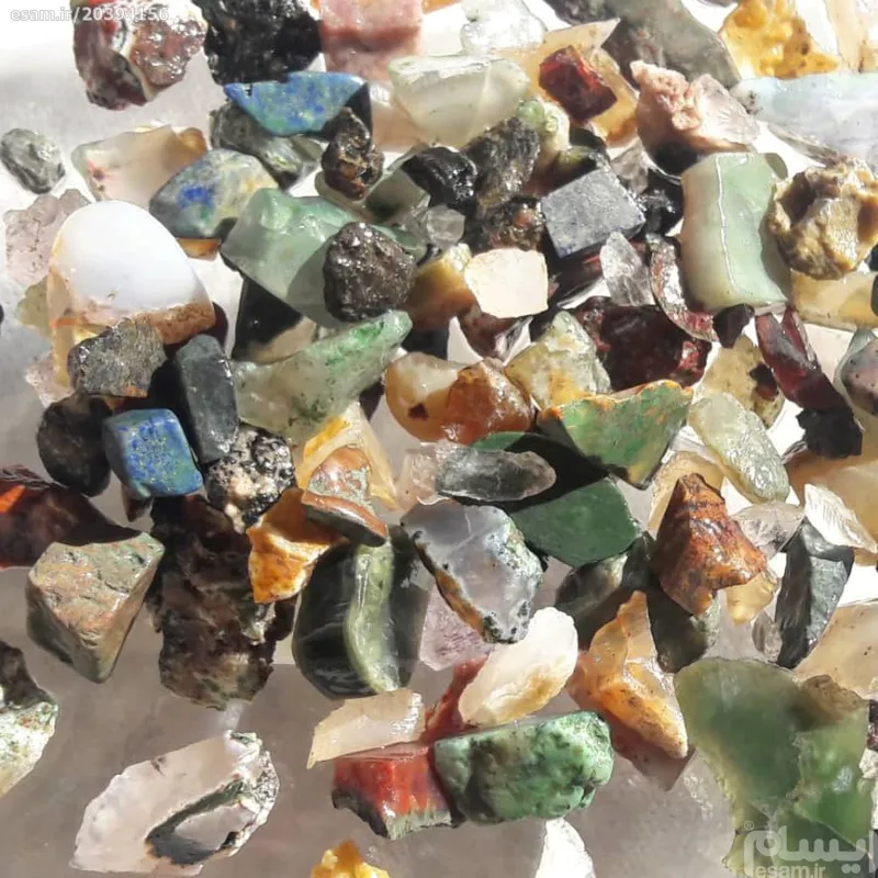 حدود 550قیراط انواع تیکه راف یاقوت/زبرجد/لاجورد
