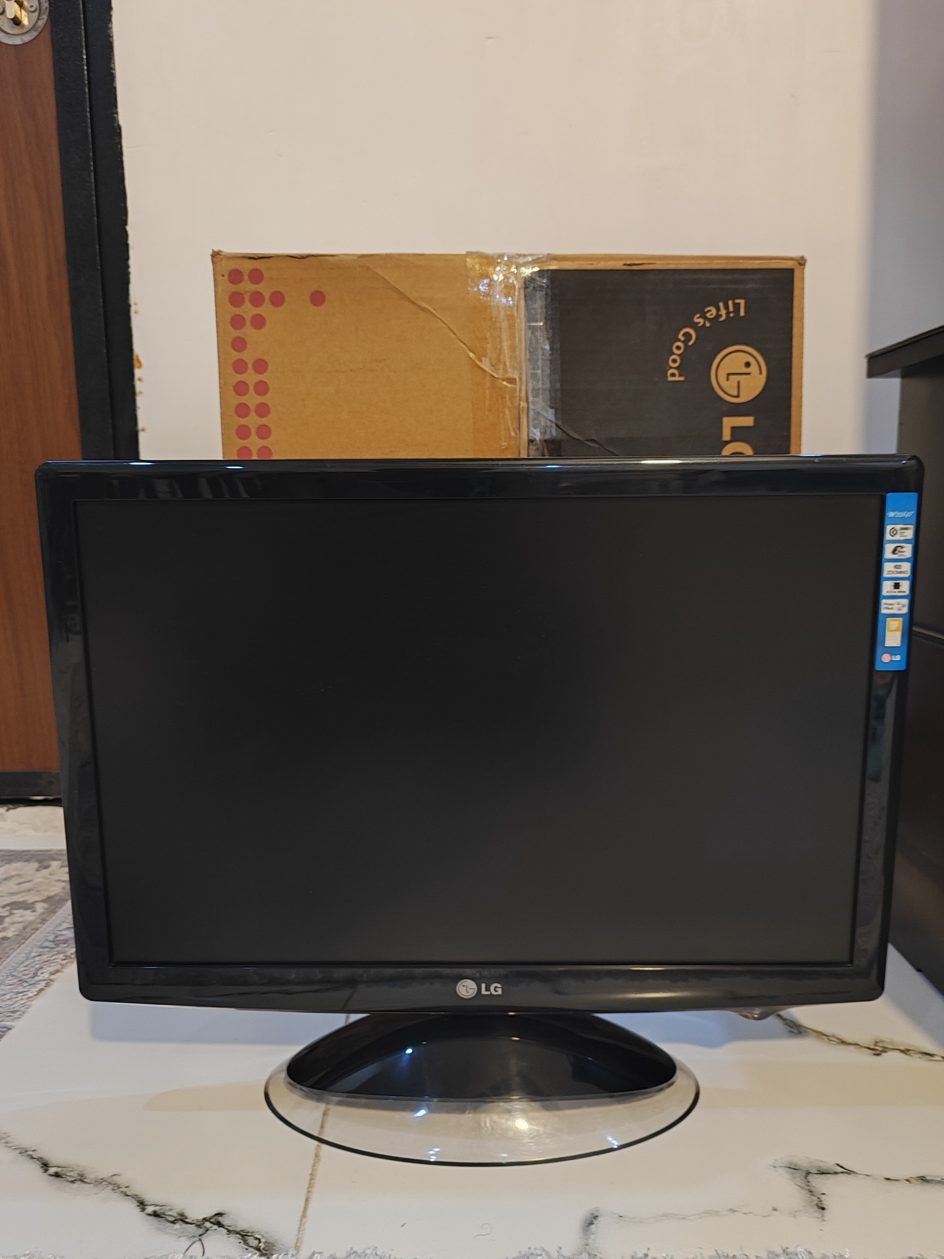 مانیتور 22 ال جی w2284f