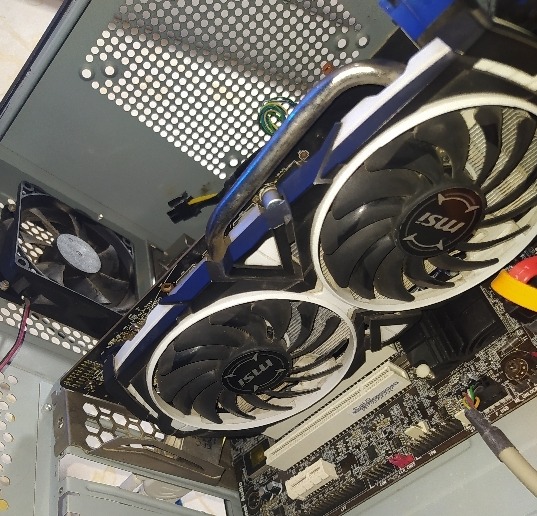 4 گرافیک حرفه ای RX 470 4Gb DDR5 256 Bit صد درصد