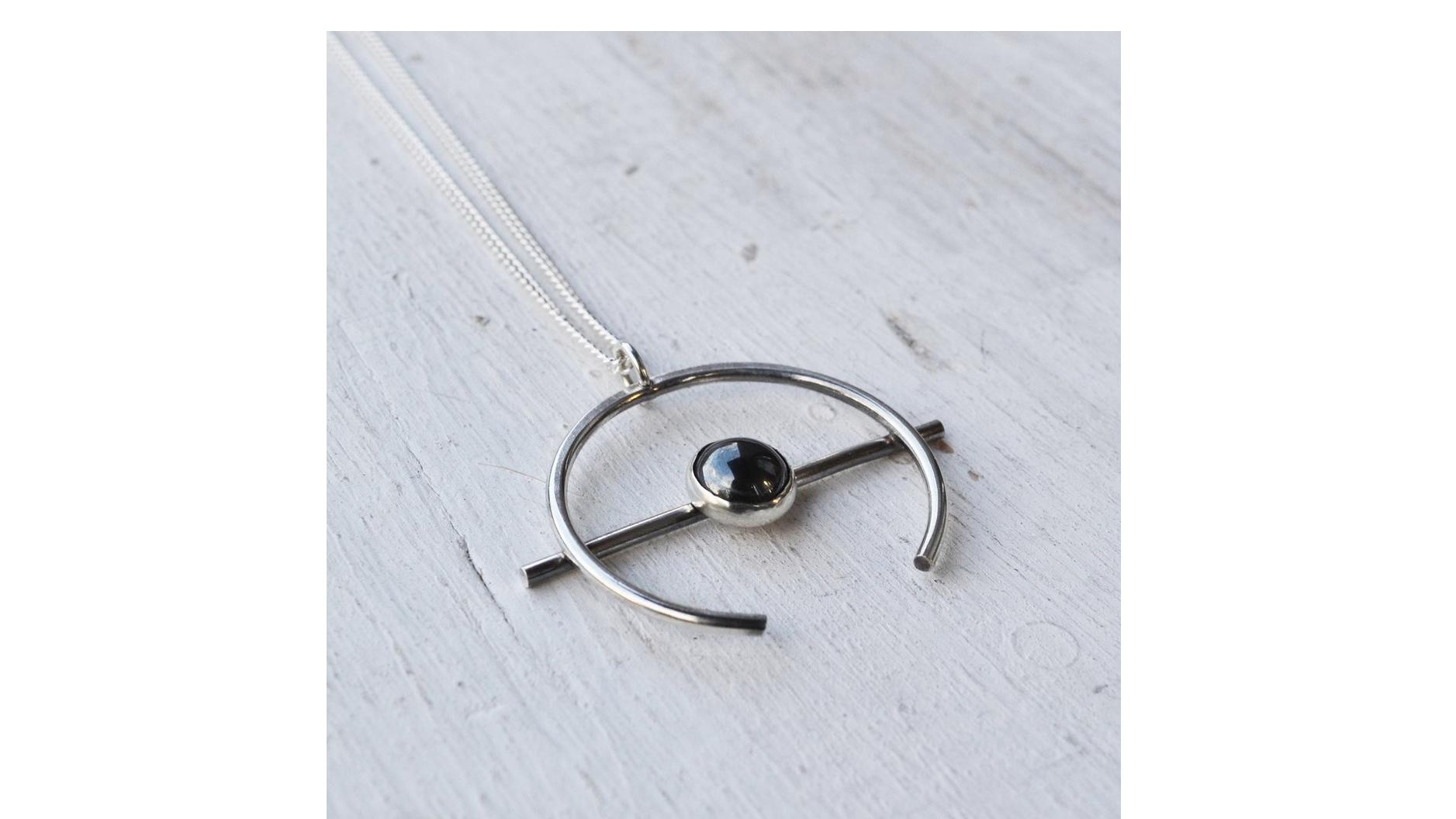 گردنبند حدید طرح سلین