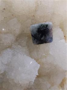 نگین