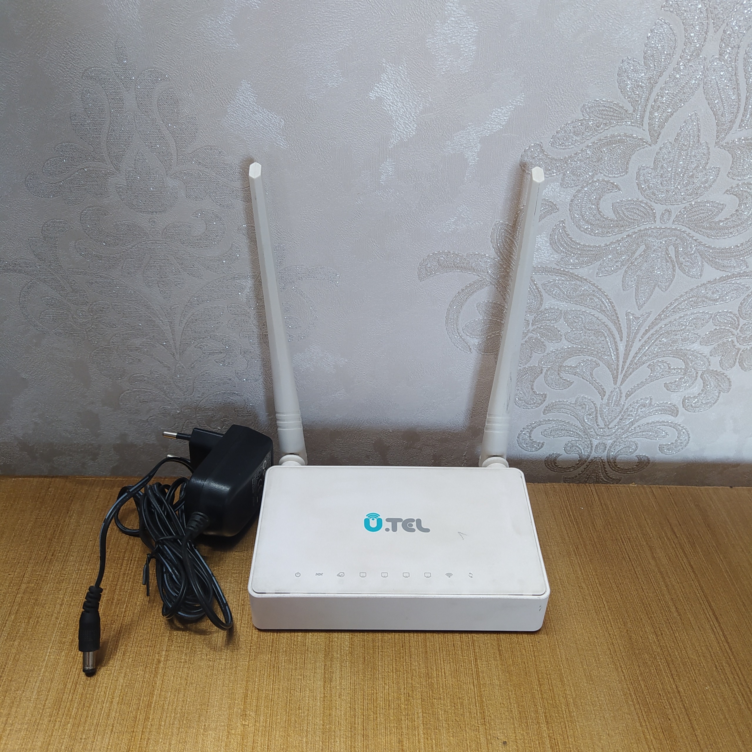 مودم utel A304 با اداپتور