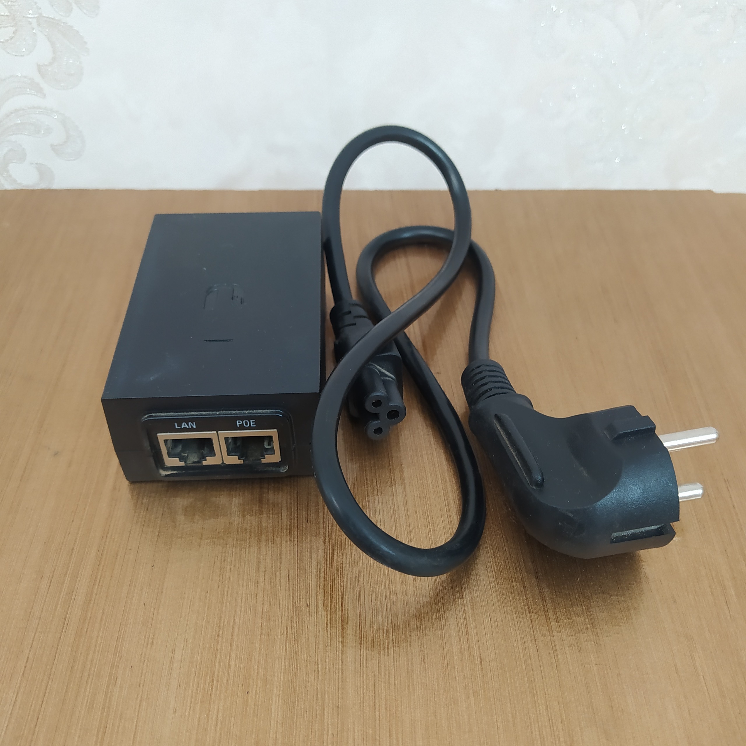 اداپتور POE 24 ولت یوبیکیوتی