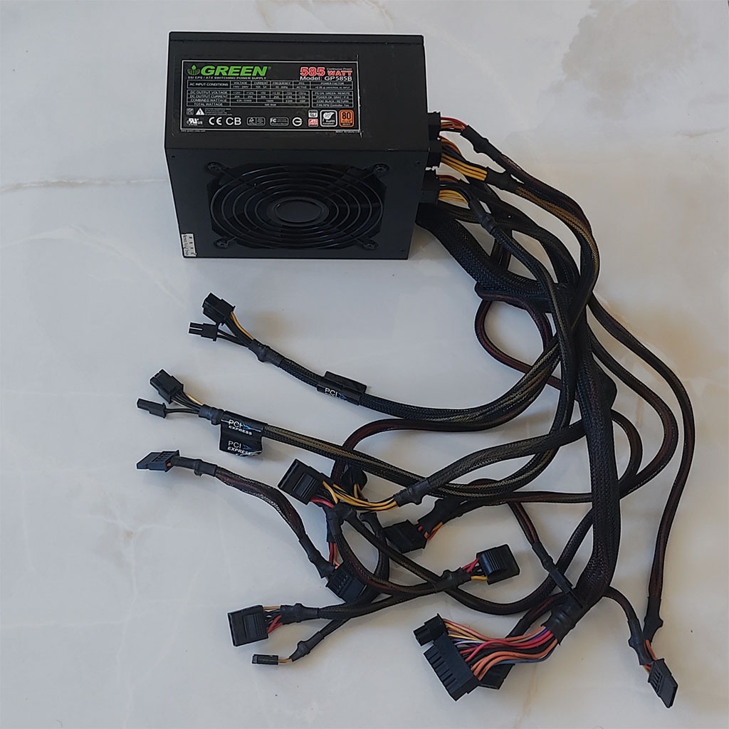پاور حرفه ای 585وات GREEN GP585B
