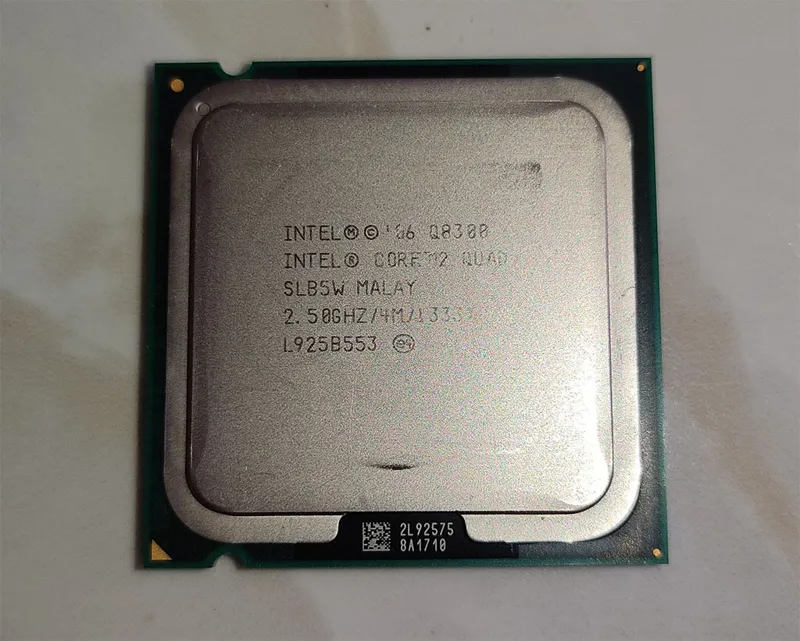 CPU چهارهسته ای Intel Core 2 Quad Q8300