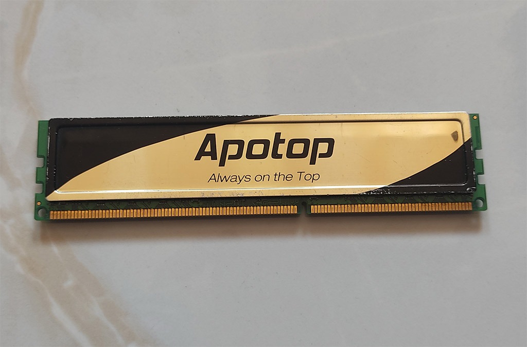 رم 4گیگDDR3 مارک Apotopسازگار با مادربردLGA775