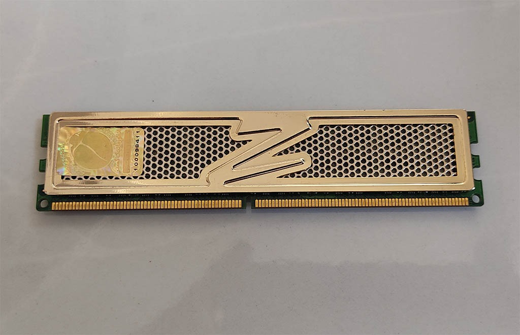 رم 2GB DDR2 ، PC2-6400،OCZ