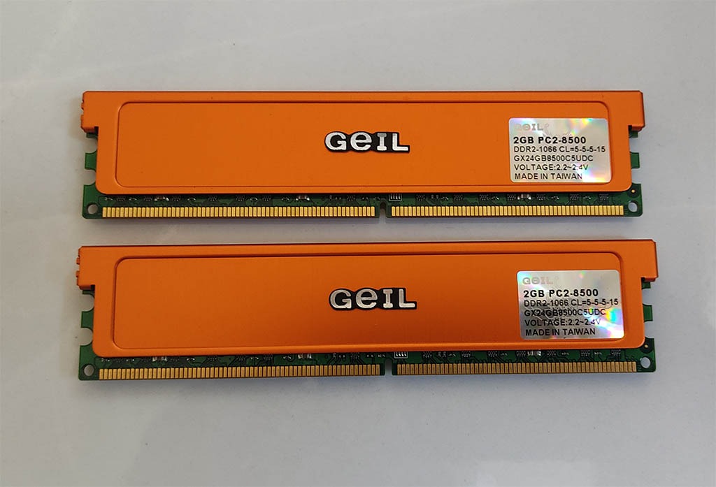 رم 2GB DDR2 ، PC2-8500،GeIL