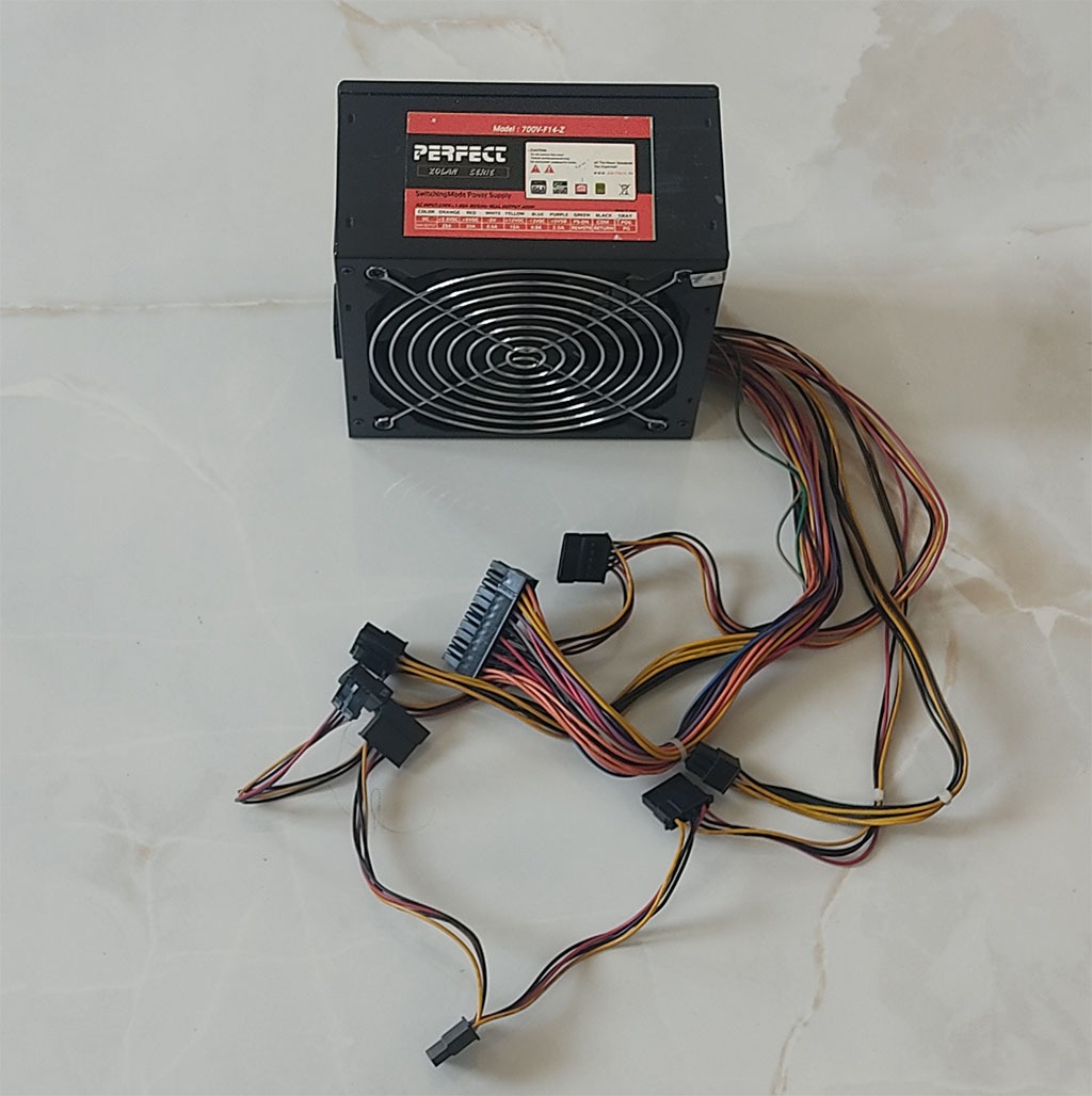 پاور400واتPERFECT مدل700V-F14-Z با 6پین گرافیکی