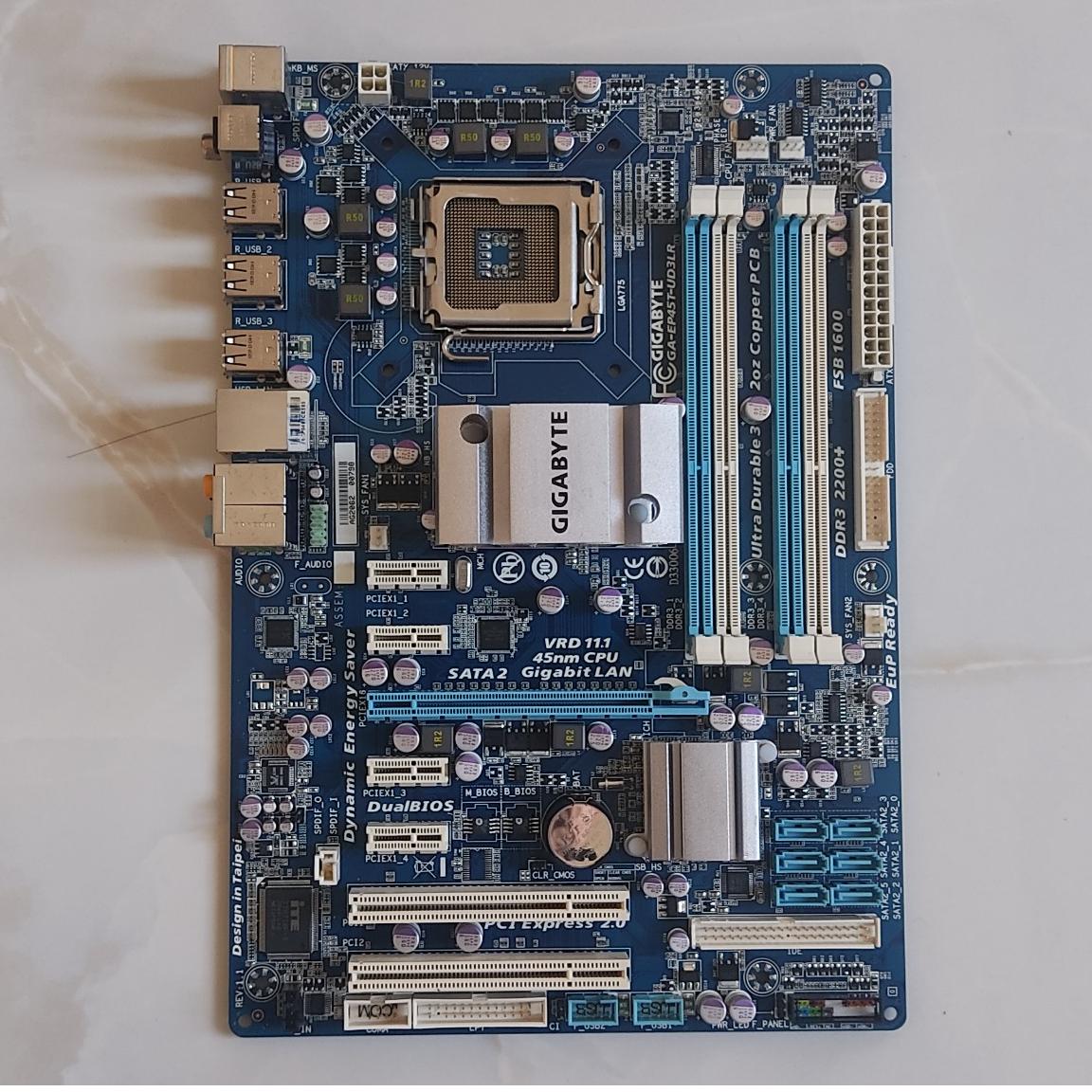 مادربردGIGABYTE EP45T-UD3LRاز بهترینهای سوکتLGA775