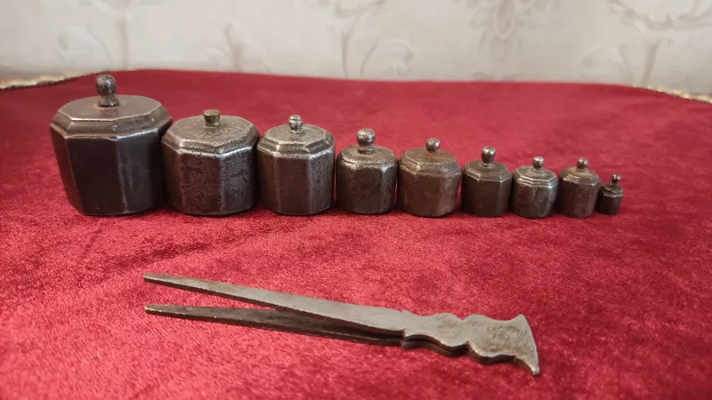 وزنه ترازو قاجاری فولادی