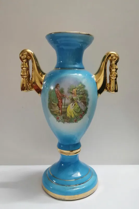 گلدان قدیمی کاپی