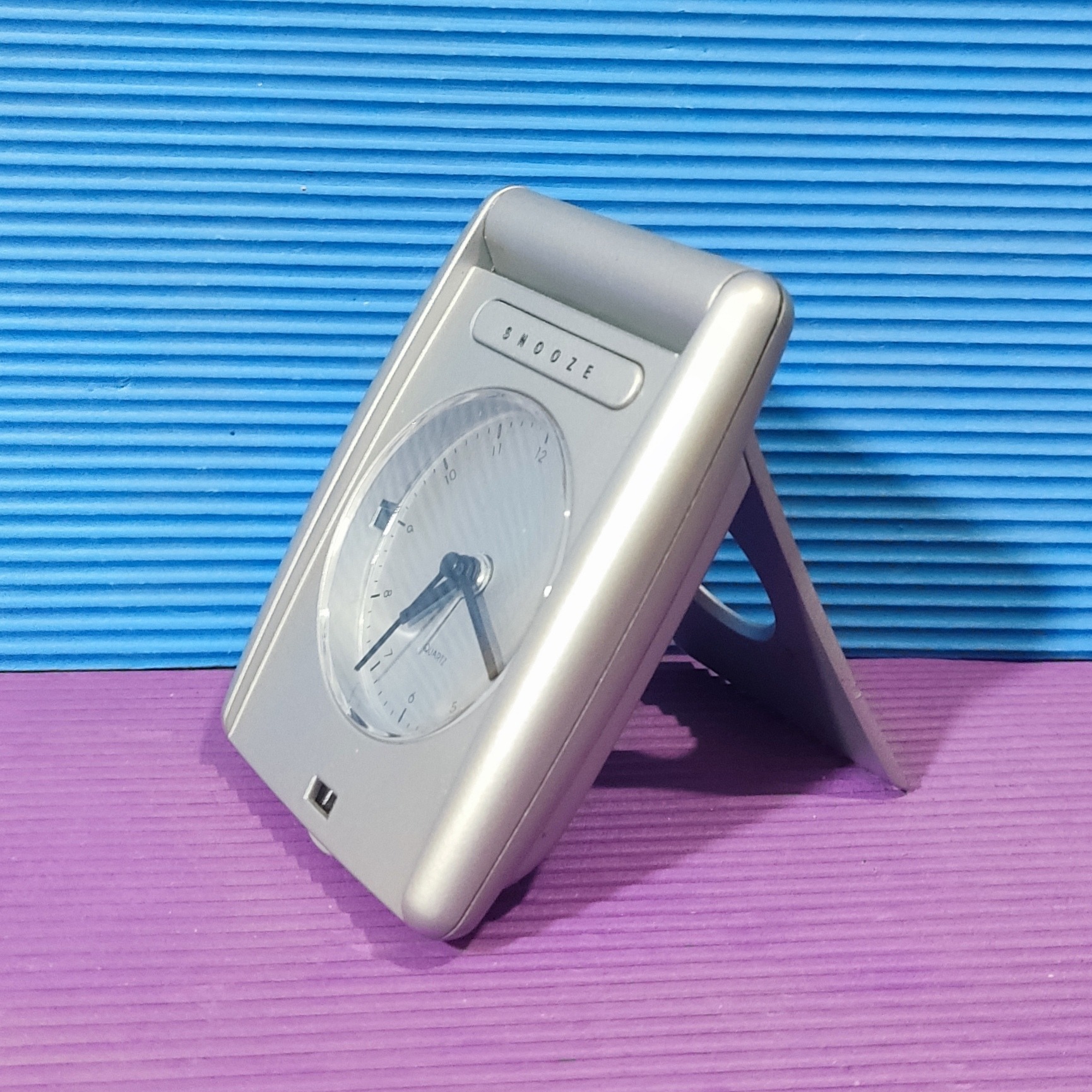 ساعت رومیزی مسافرتی تاشو