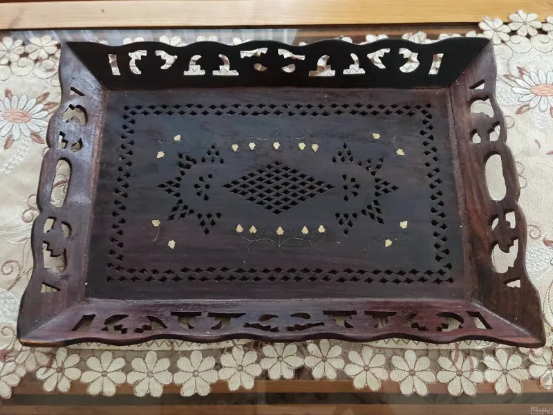 سینی چوبی دستساز بسیار زیبا با طلاکوب فلزی