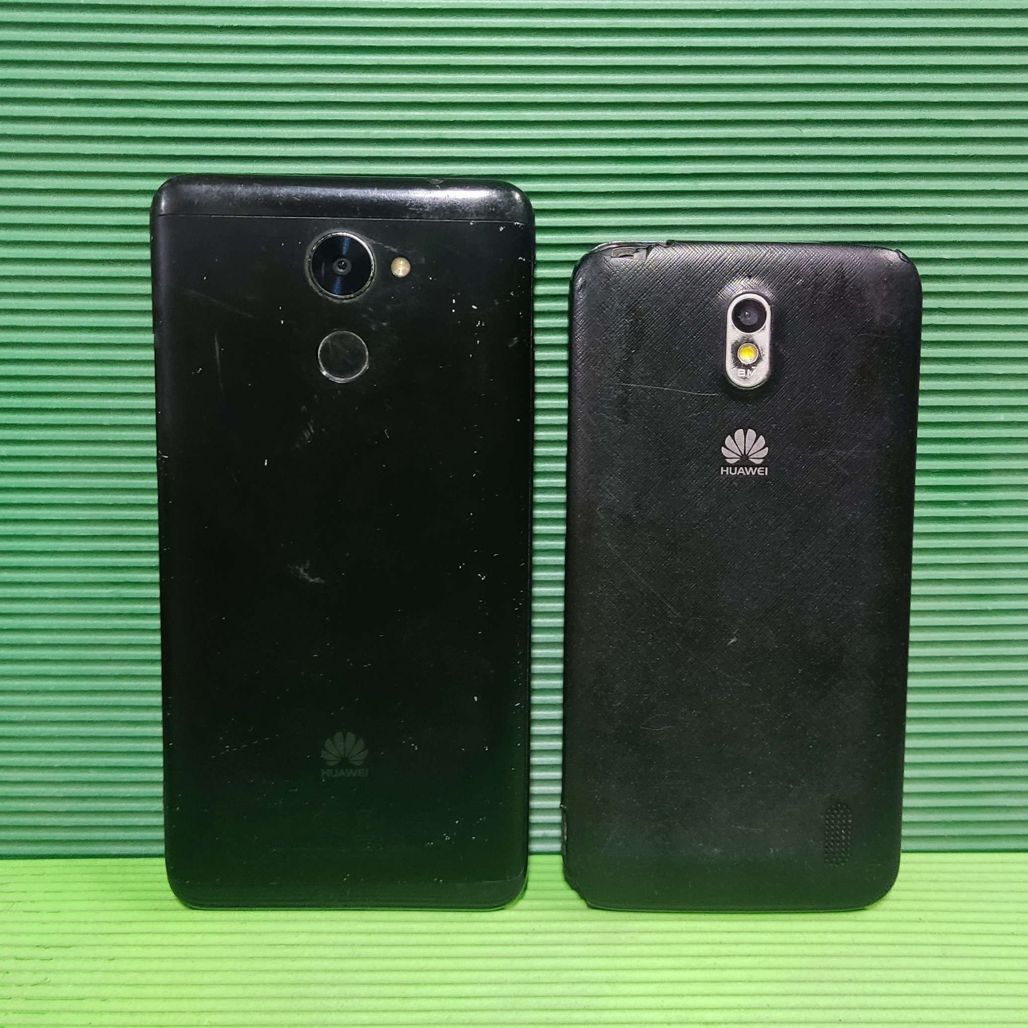 دو عدد گوشی موبایل هوآوی HUAWEI معیوب