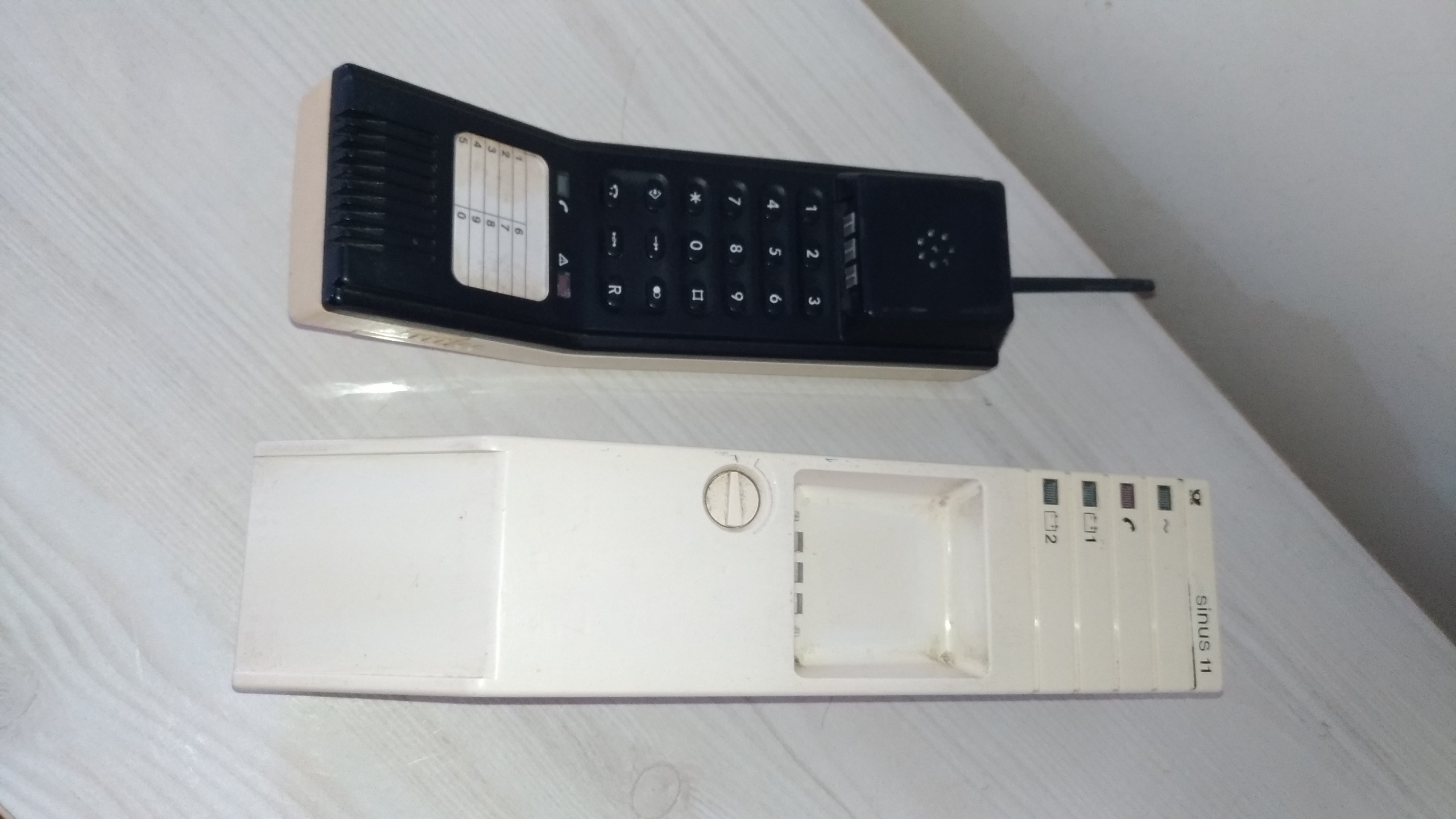 تلفن آلمانی سینوس 11 طبق توضیحات