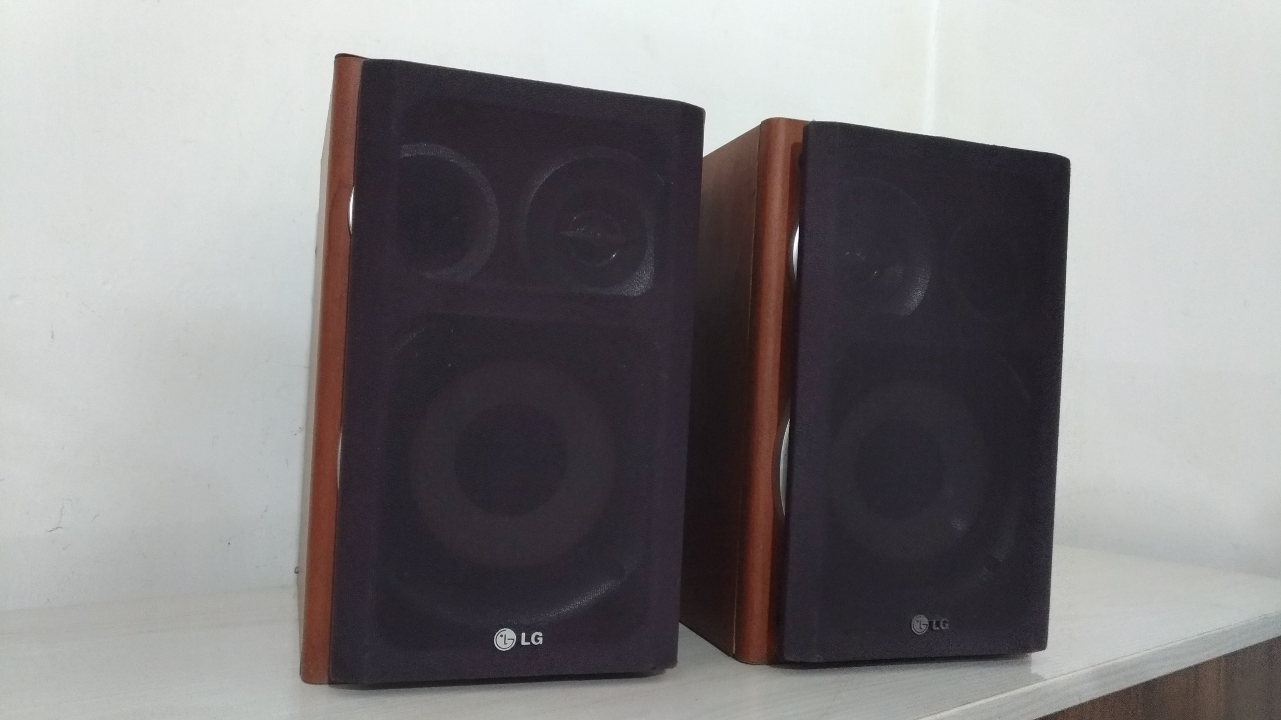 باند بوکشلف LGطبق توضیحات