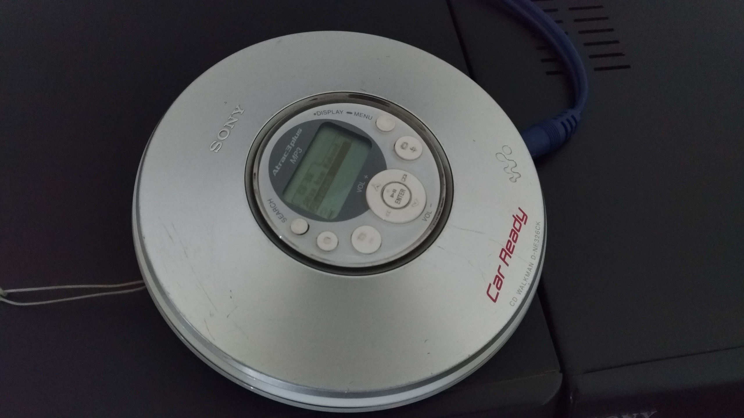 سی دی من وcdپلیرسونی وmp3پلیر جیبی و ماشینی