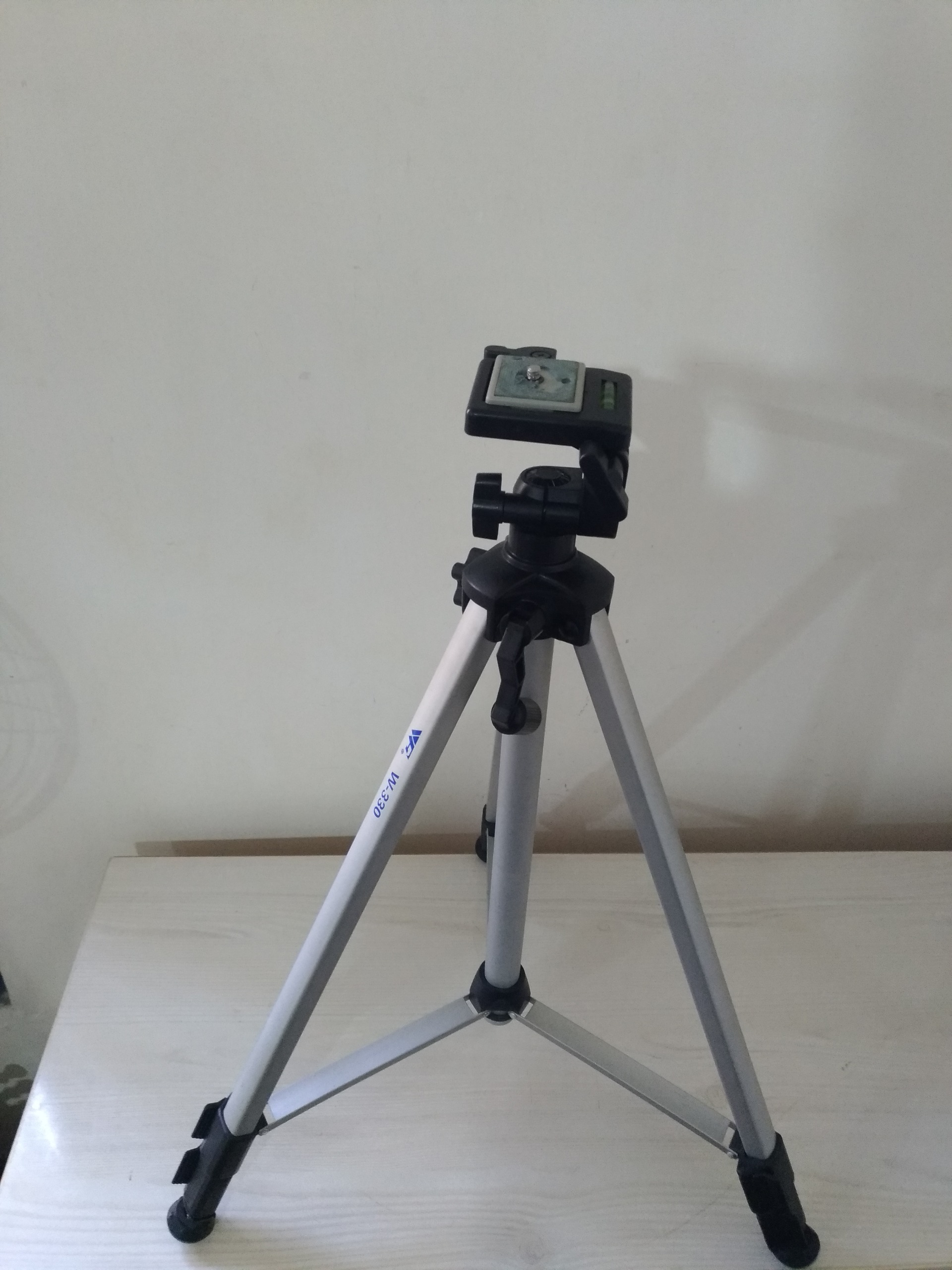 3پایه دوربین با کیف برزنت طبق توضیحات