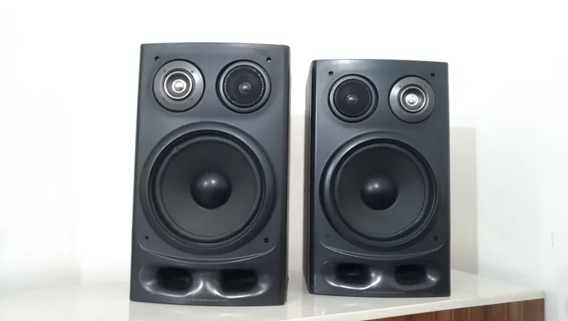 جفت باند 3way بسیار پرقدرت وخوش صدا aiwaآیوا