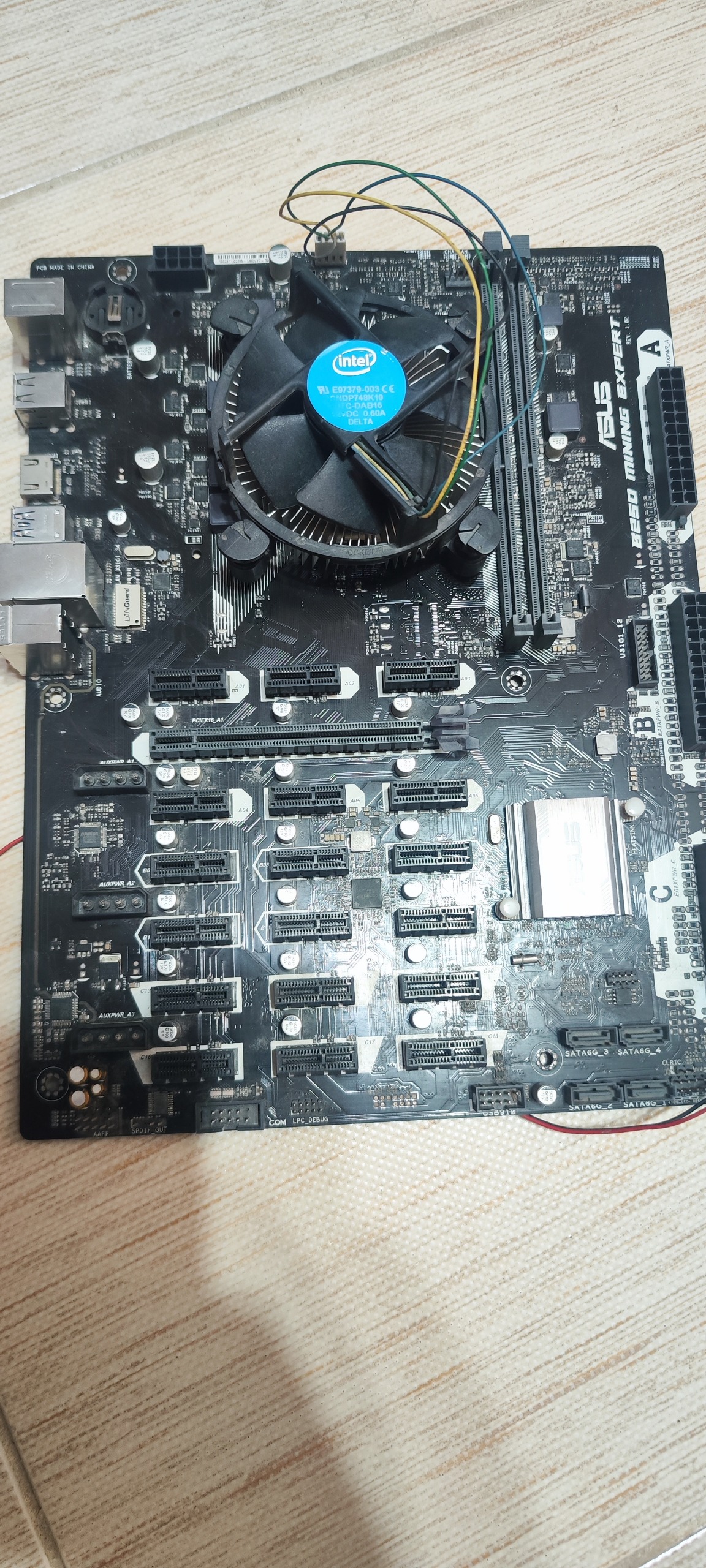 مادربرد Asus b250 mining با پردازنده g4400