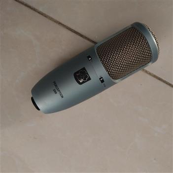 تصویر میکروفون akg p200 