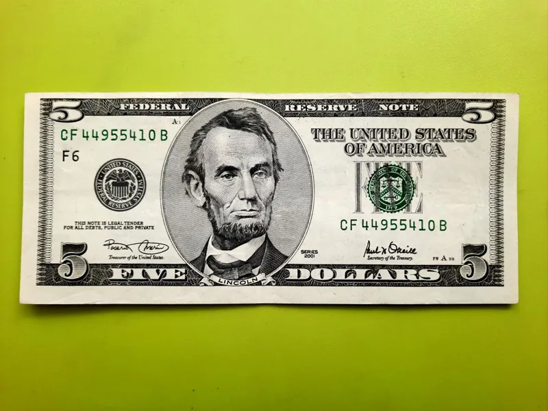 5 دلار مهر سبز 2001 کمیاب