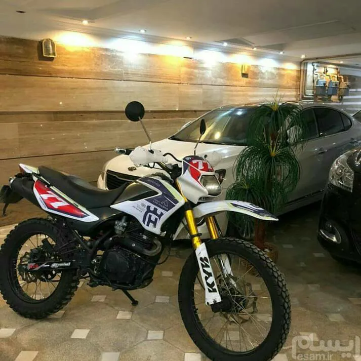 برچسب موتور سیکلت رادیسون