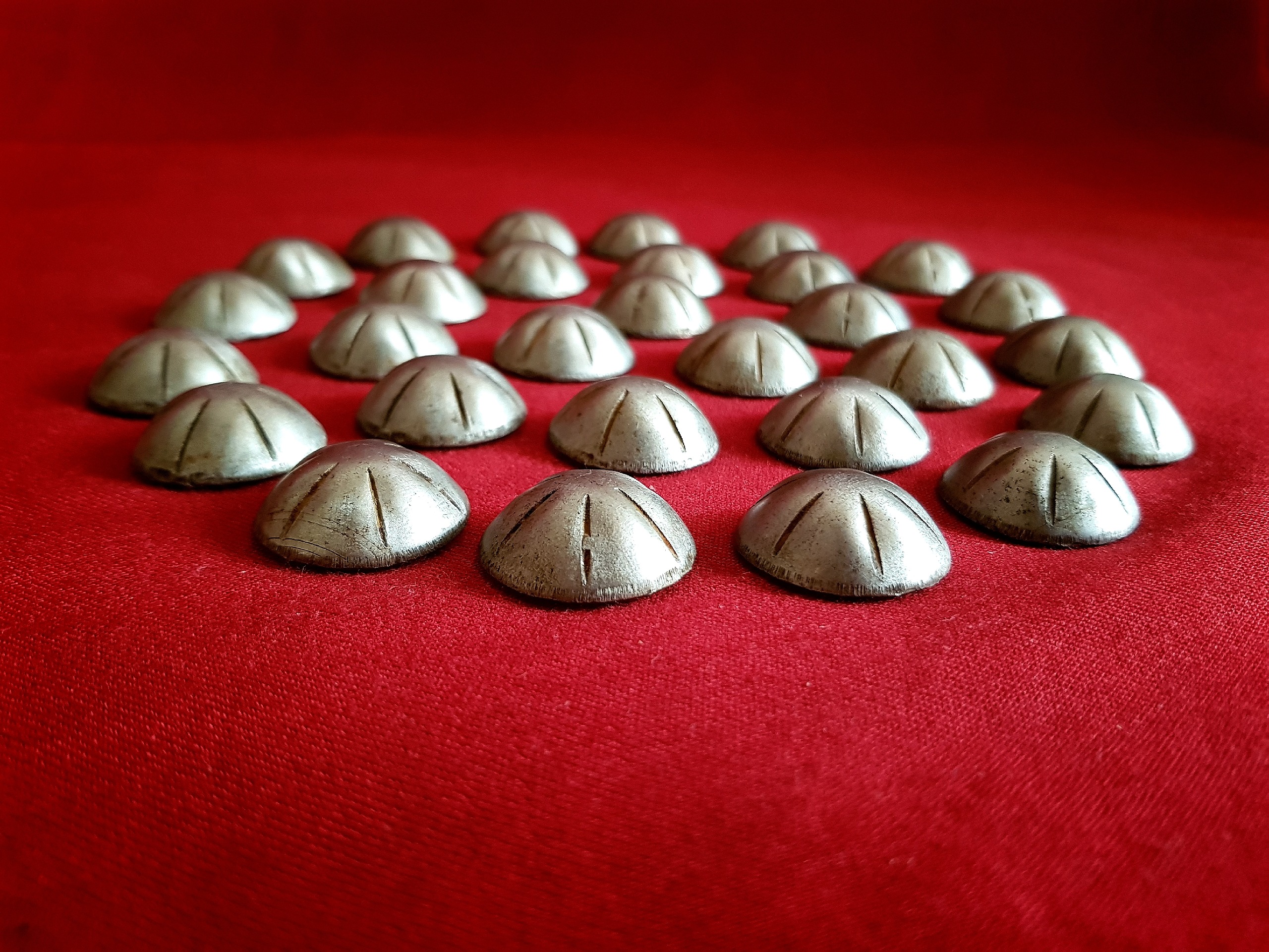 گل میخ کوچک (توضیحات خوانده شود)
