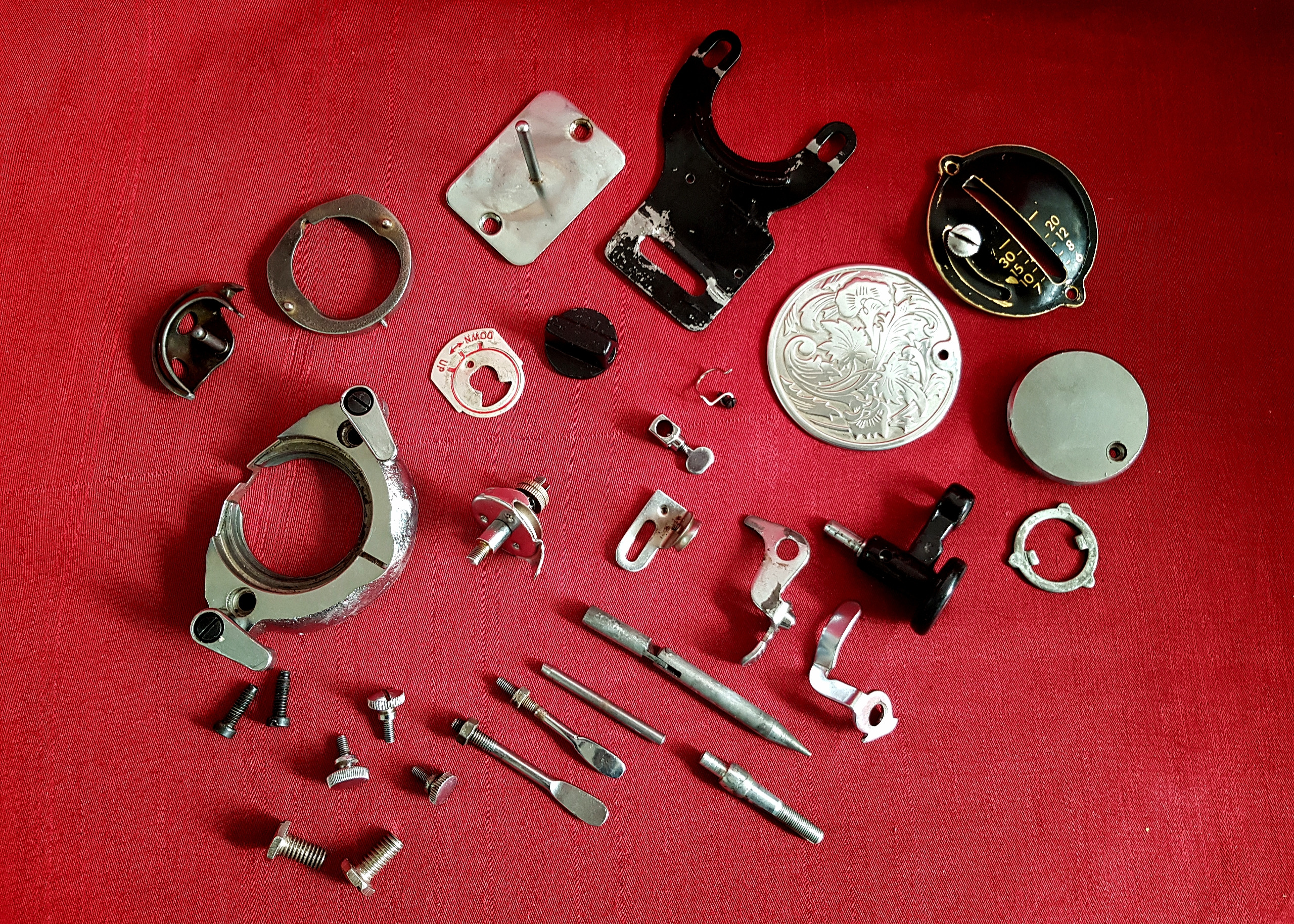 لوازم یدکی چرخ خیاطی دستی