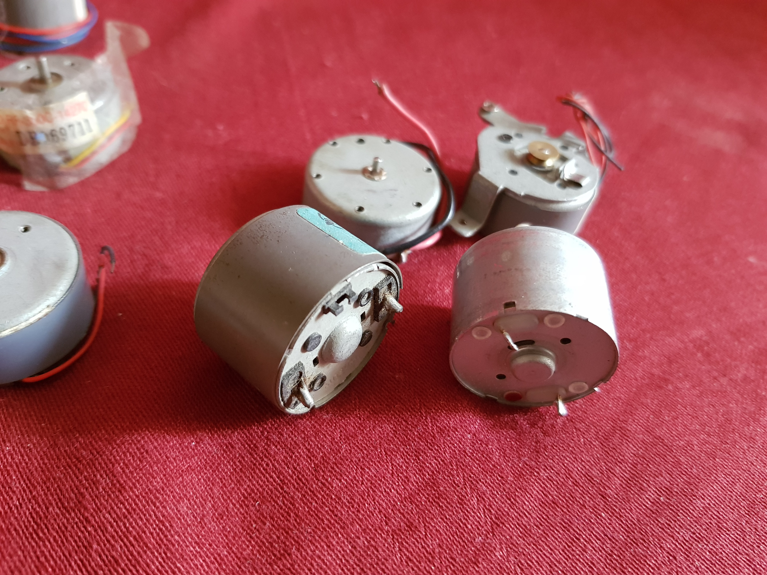 آرمیچر کوچک ( واکمن و غیره)