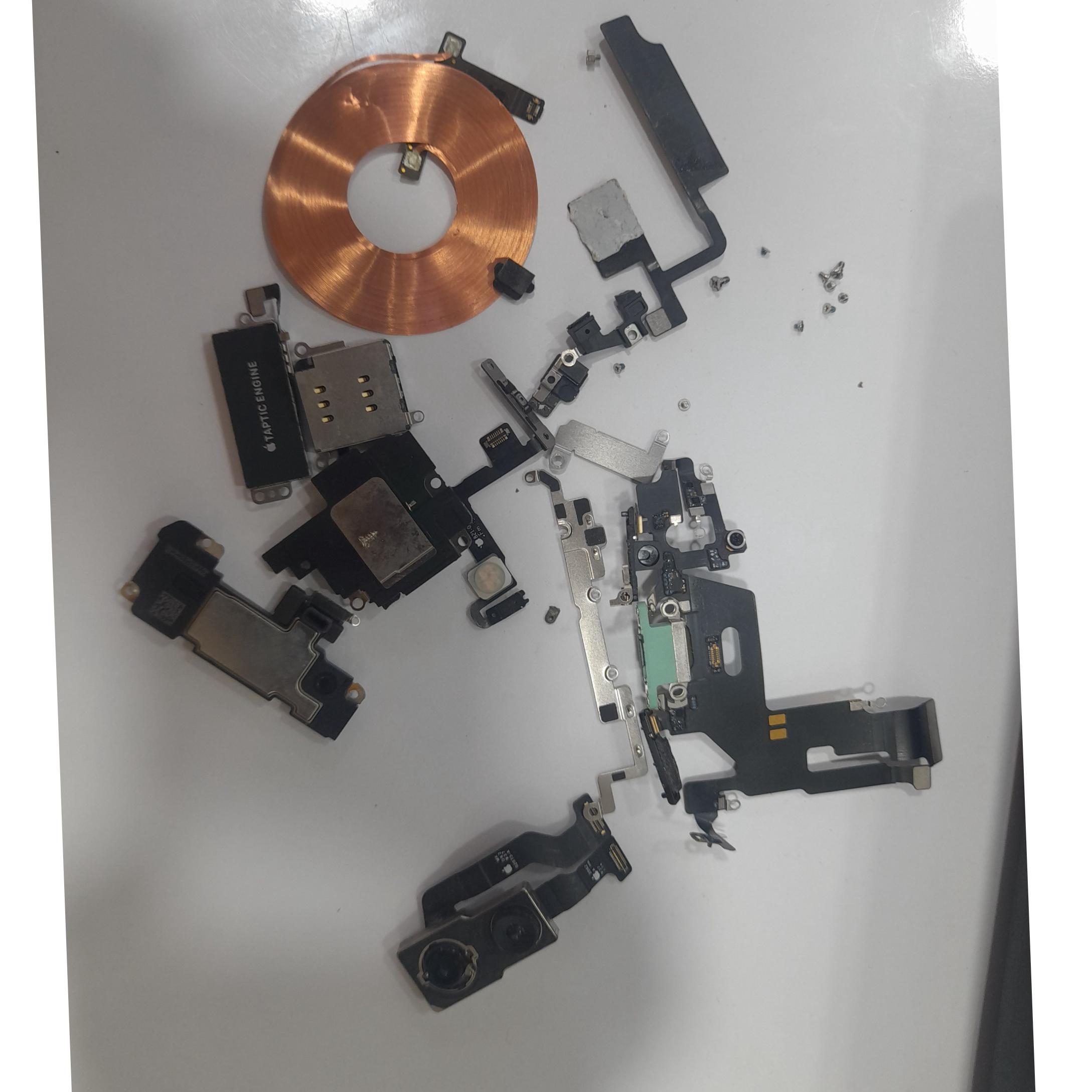 قطعات آیفون 11