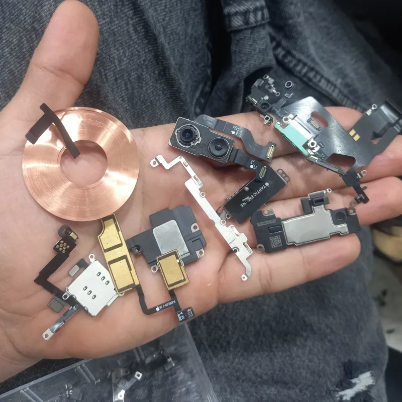 قطعات ایفون 11 نرمال روکار