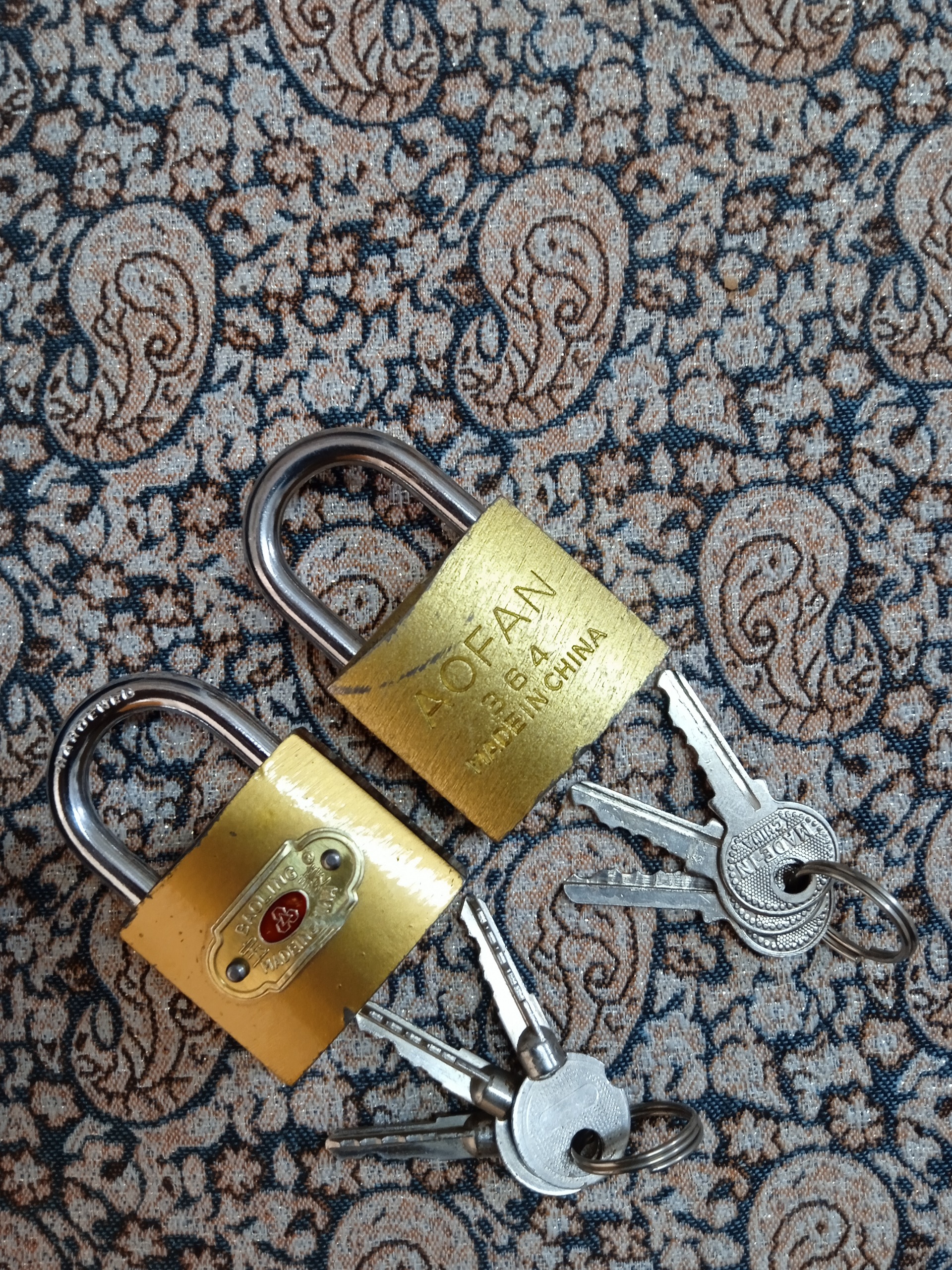 2 عدد قفل مطابق تصویر سایز 5/5 سانتی متر