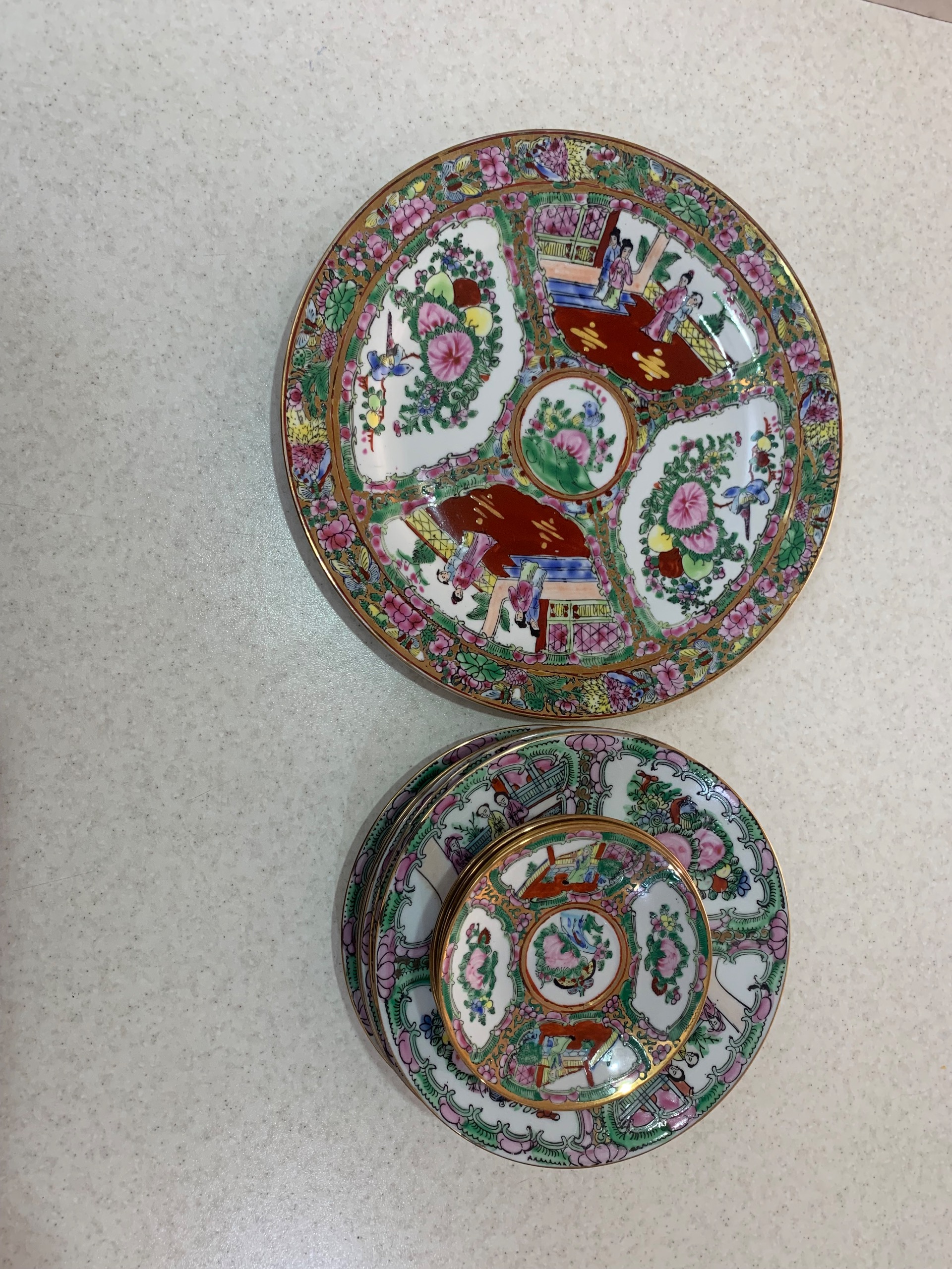 تهدادی ظرف مرغی