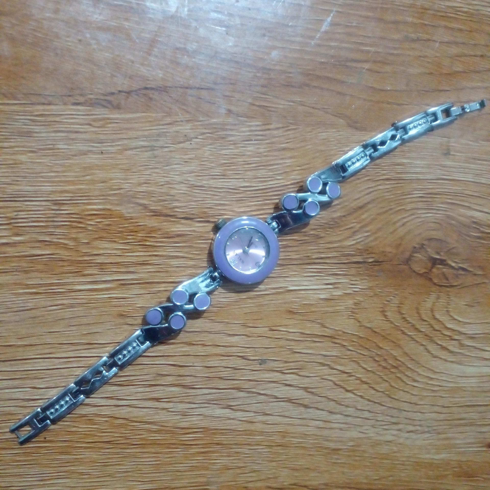 ساعت مچی زنانه والار سالم