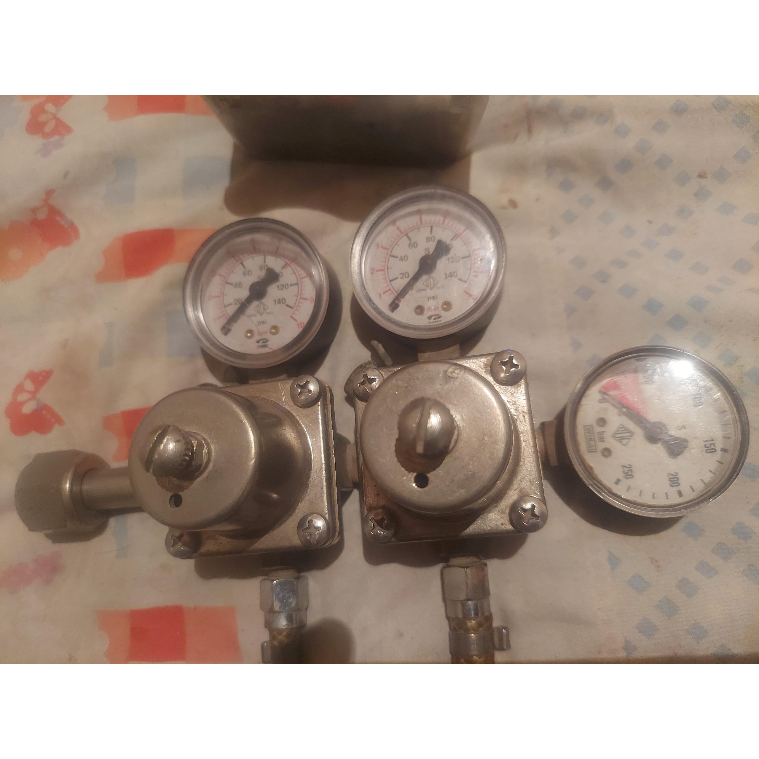 رگلاتورچهارمرحله ای گازco2ایتالیایی اصل