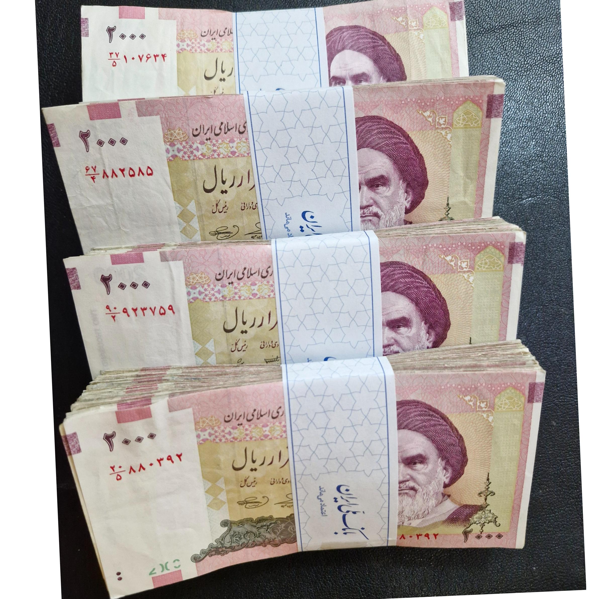 4 بسته 100 عدد 2000 ریالی
